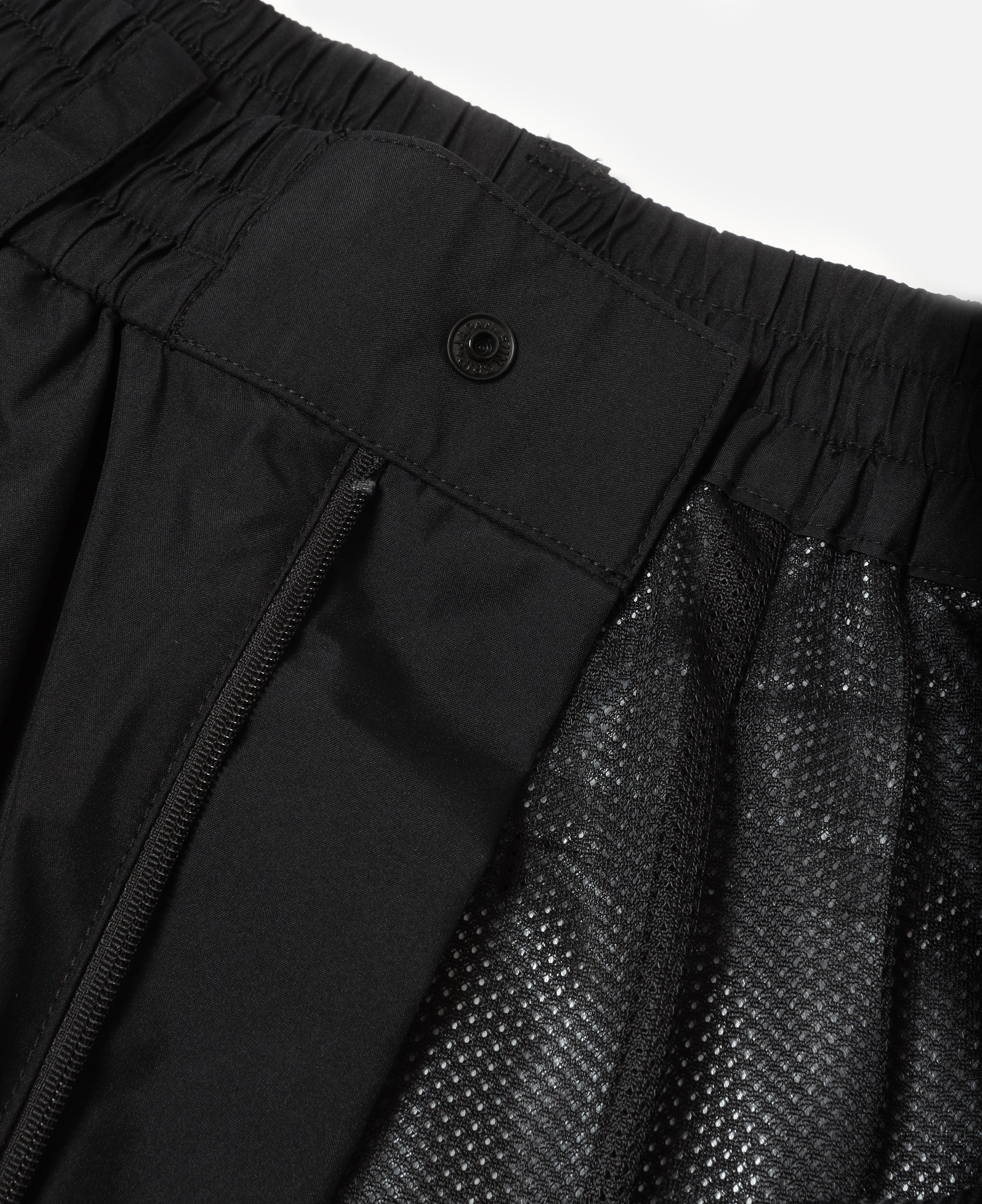 +phenix WINDSTOPPER® by GORE-TEX LABS City Mega Pocket Balloon Cargo Pants (Black) - Image 6